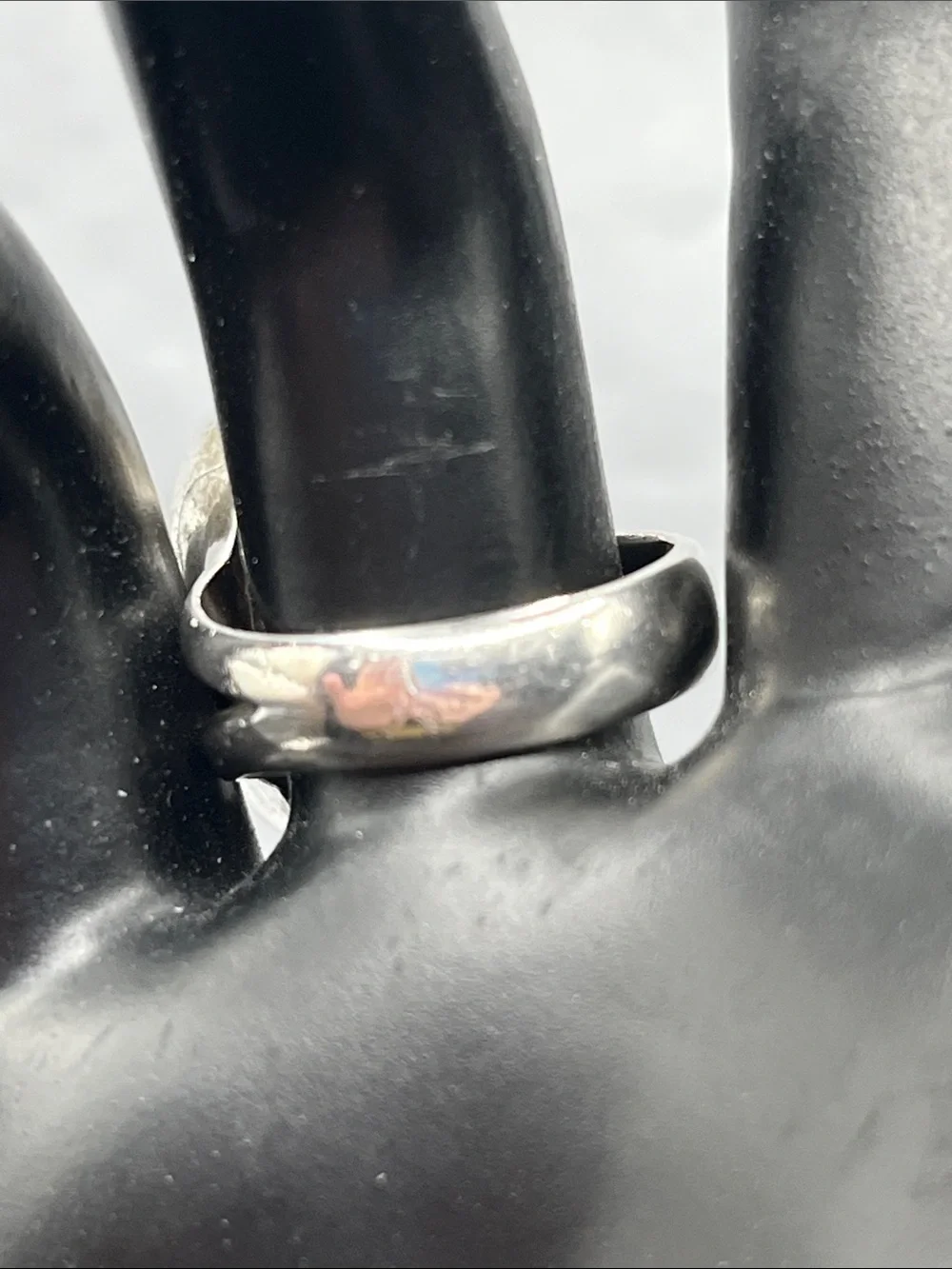 Sterling silver oval Cinnabrite or Cinnibar split shank ring size 8